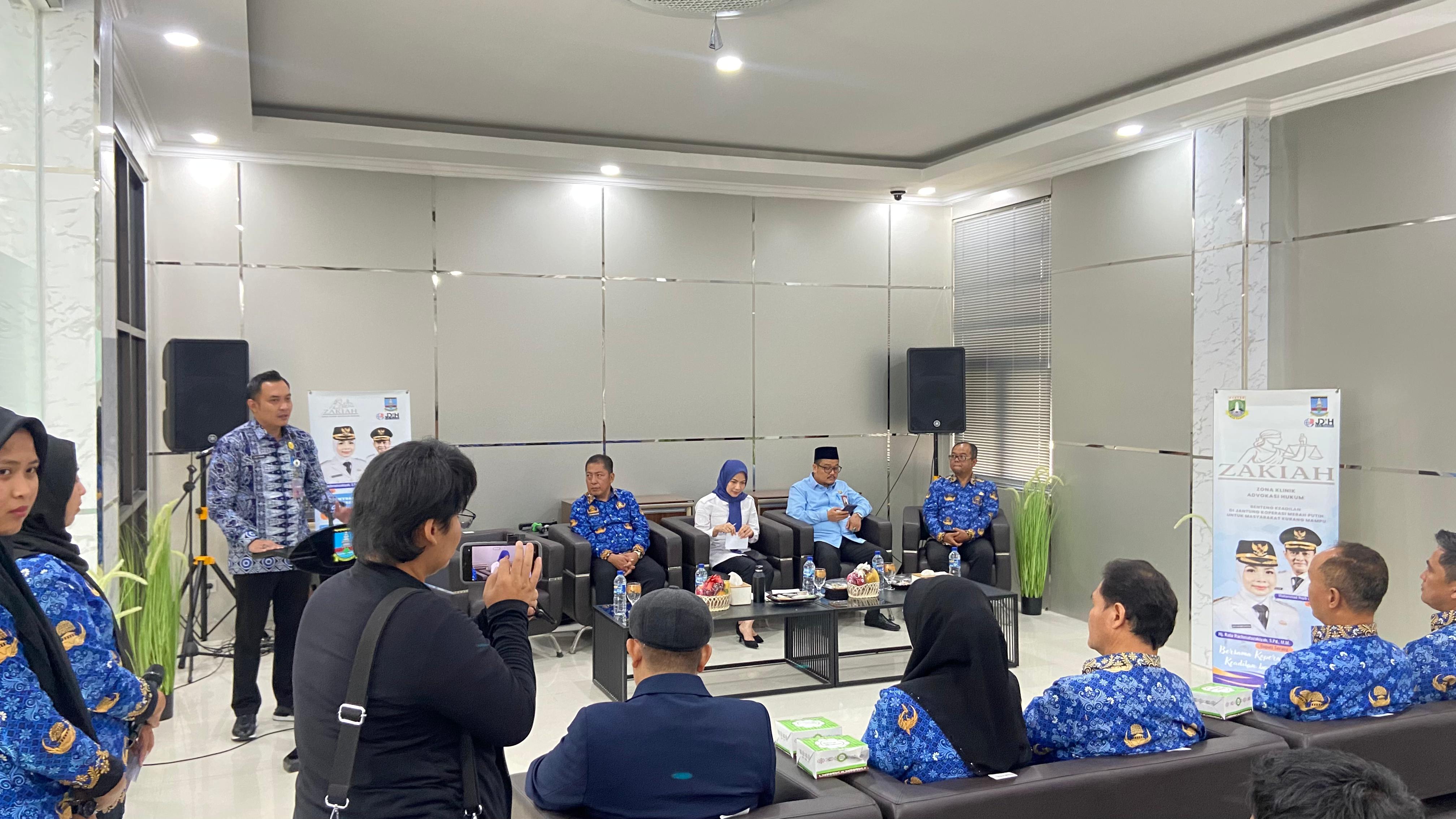 Bupati Serang Ratu Zakiyah Resmikan Zona Klinik Advokasi Hukum di MPP Puspemkab